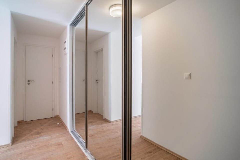 Chic Urban 1BR and Easy Parking Apartment in Bratislava