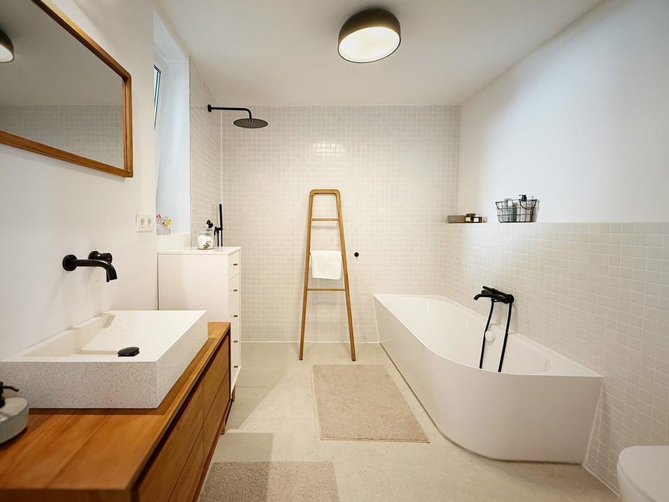 Shower, Toilet, Bathroom, Bath, towels