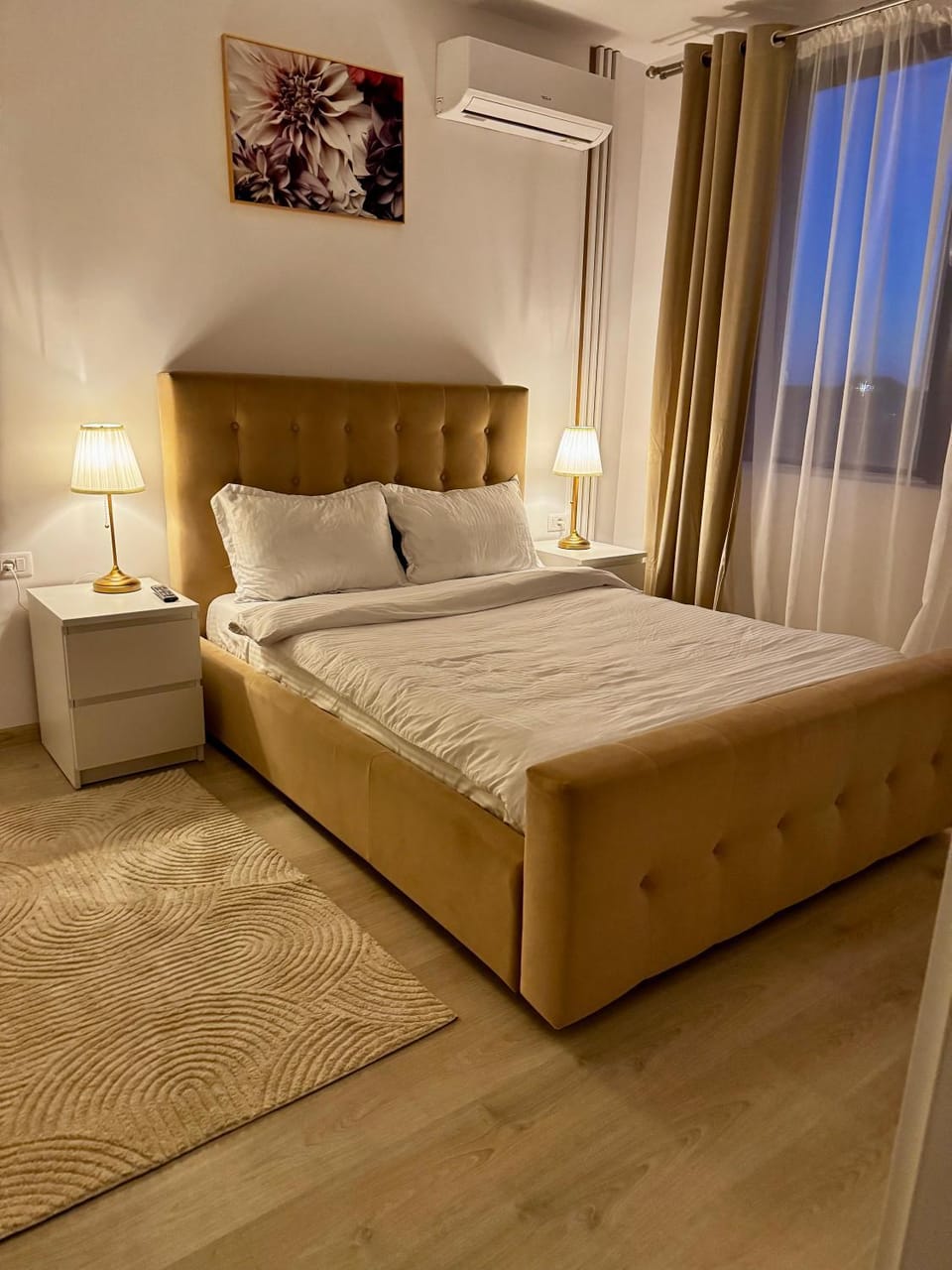 Bed, Photo of the whole room, Bedroom, towels, air conditioner