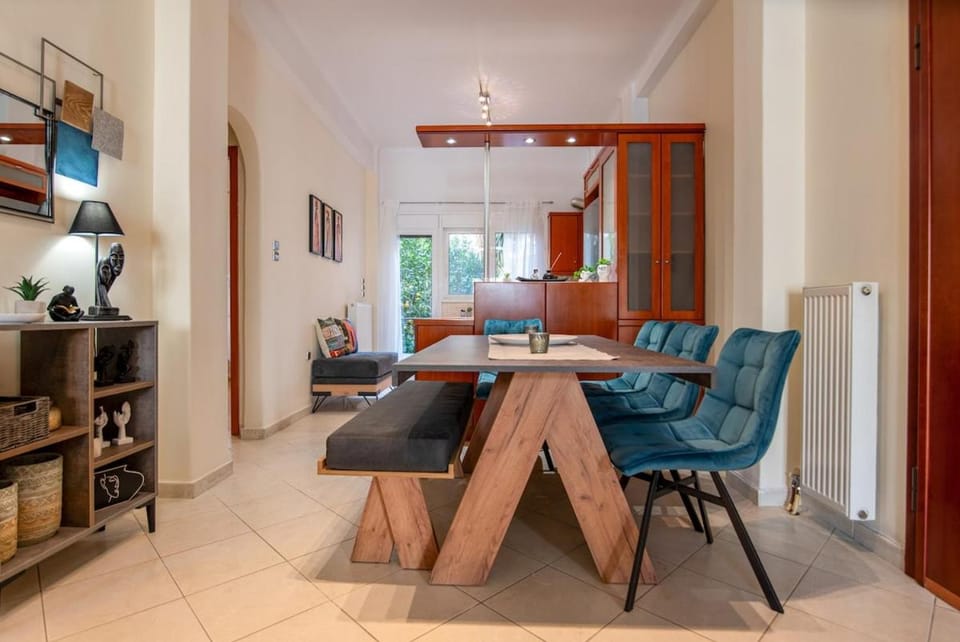 Near Metro 3 Bedrooms Fiber 100mbps Apartment in Athens