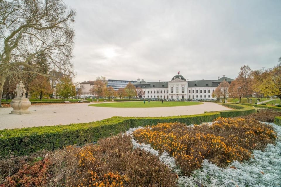 Central 1BRw - Secure Parking Apartment in Bratislava