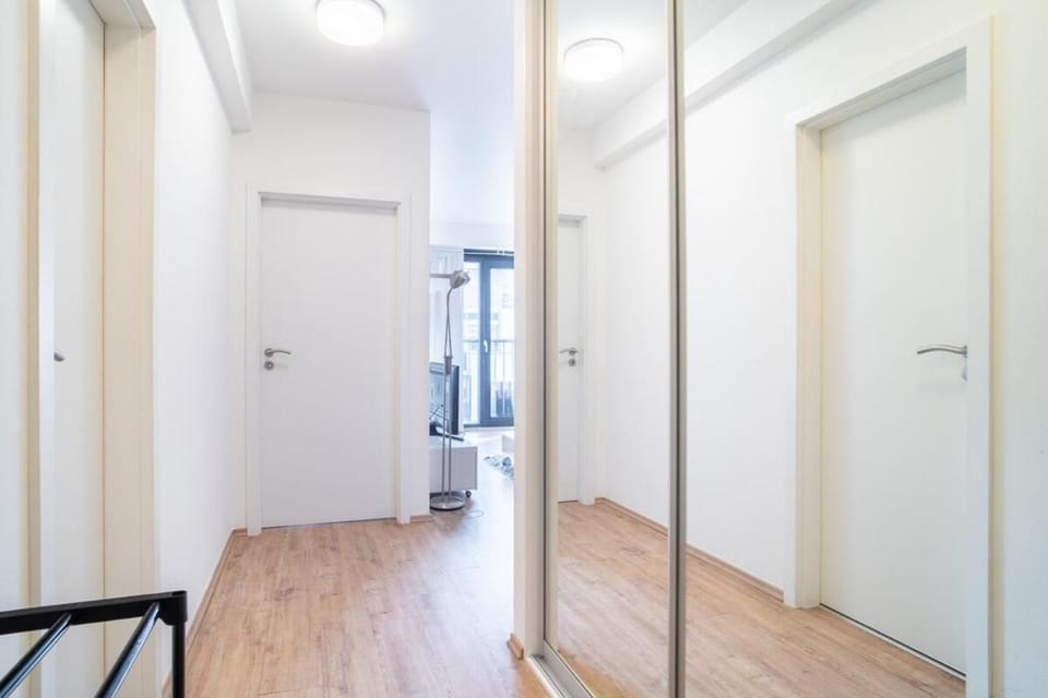 Central 1BRw - Secure Parking Apartment in Bratislava