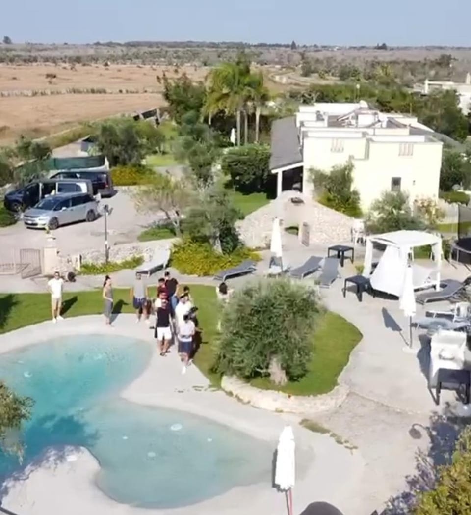Property building, Natural landscape, Bird's eye view, Pool view, Swimming pool, Parking