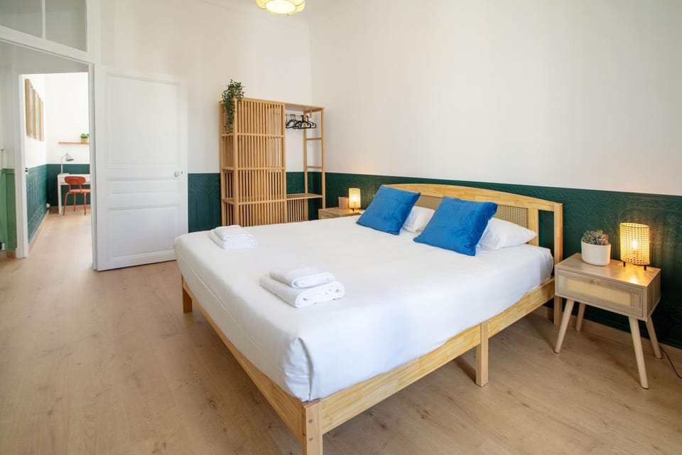 Bed, Photo of the whole room, Bedroom, towels, wardrobe