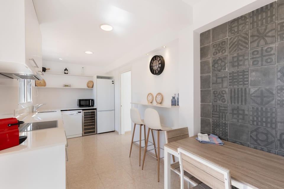 Property building, Kitchen or kitchenette, Living room