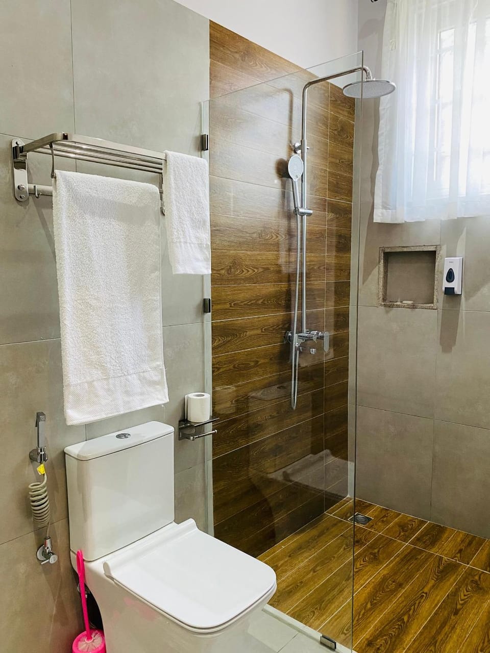 Toilet, Bathroom, towels