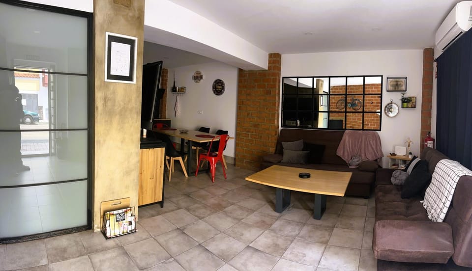 Living room, Lobby or reception, Seating area, Dining area, Facility for disabled guests, pet friendly
