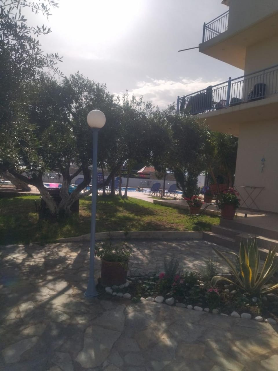 Property building, Garden, Parking