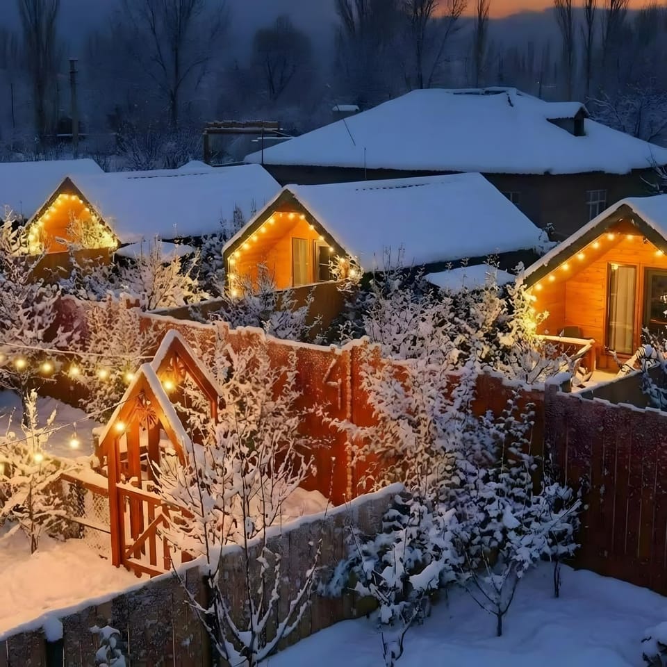 Property building, Natural landscape, Winter
