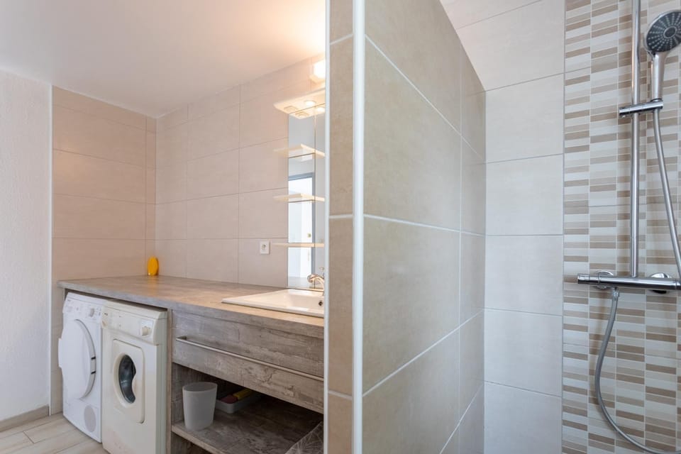 Bathroom, Living room