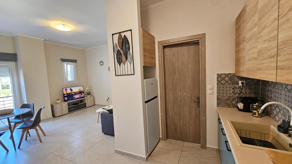 Kitchen or kitchenette, oven, stove