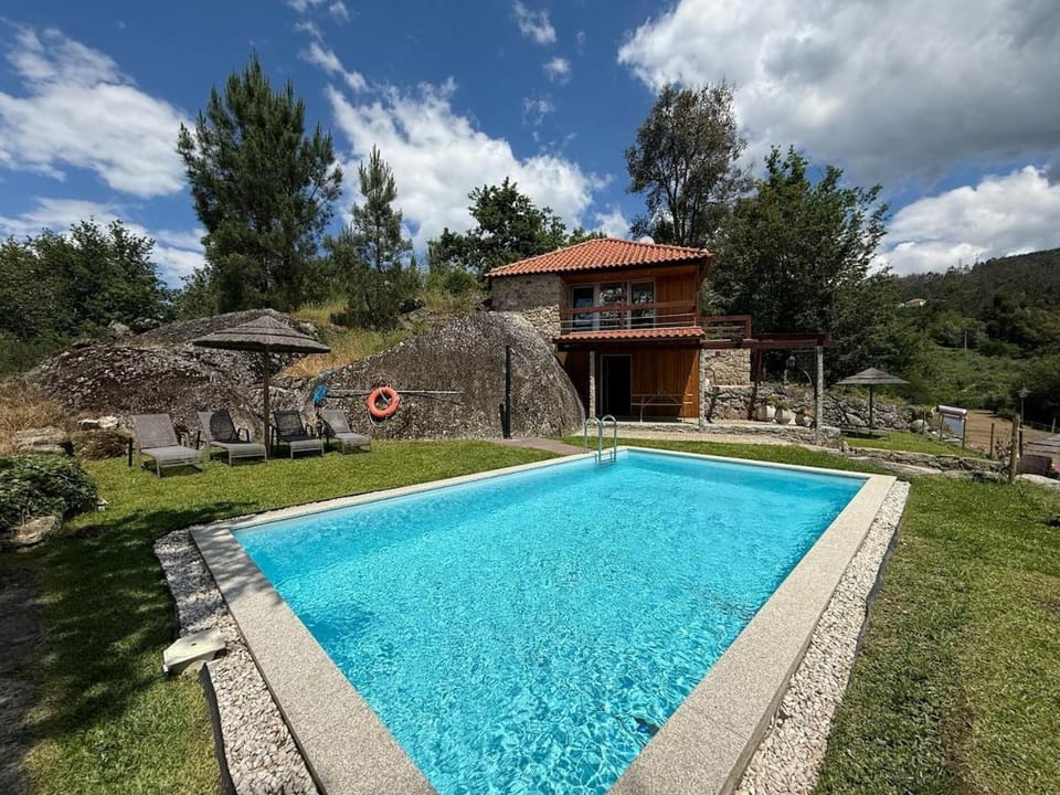 Property building, Spring, Day, Natural landscape, Garden, Garden view, Mountain view, Pool view, Swimming pool, sunbed