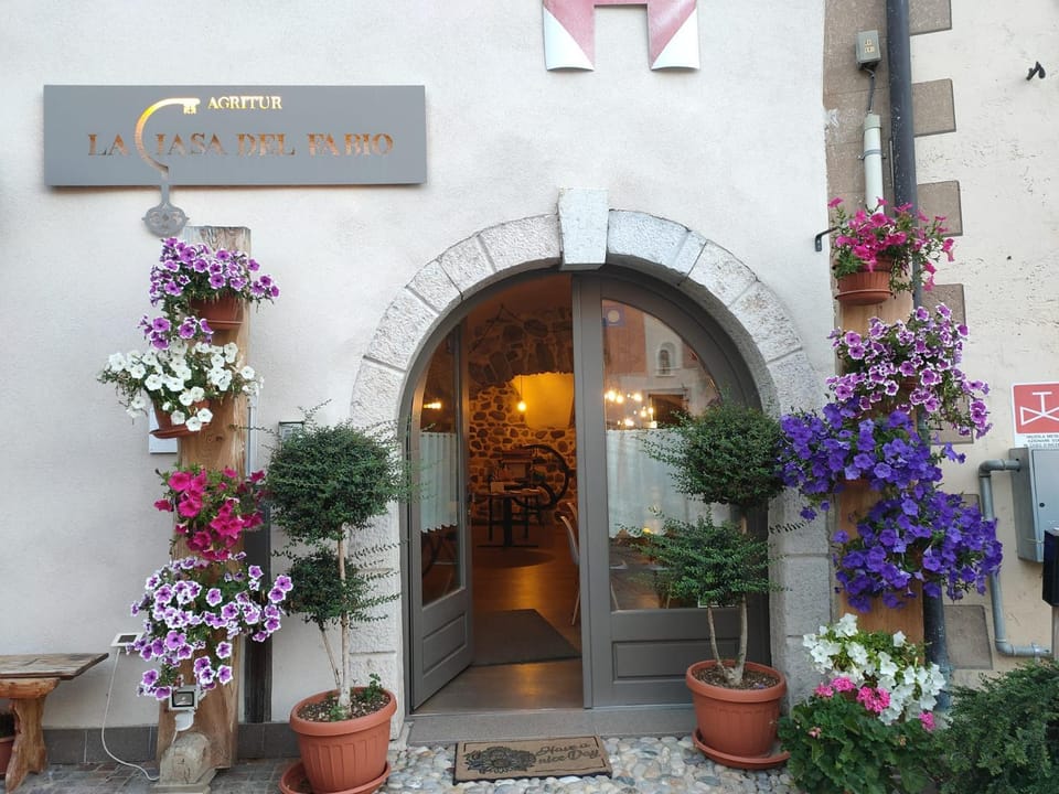 Property building, Facade/entrance