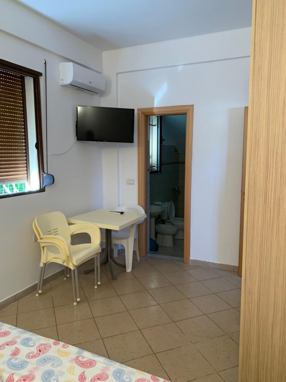 TV and multimedia, air conditioner