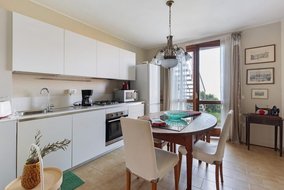 Property building, Kitchen or kitchenette, Living room