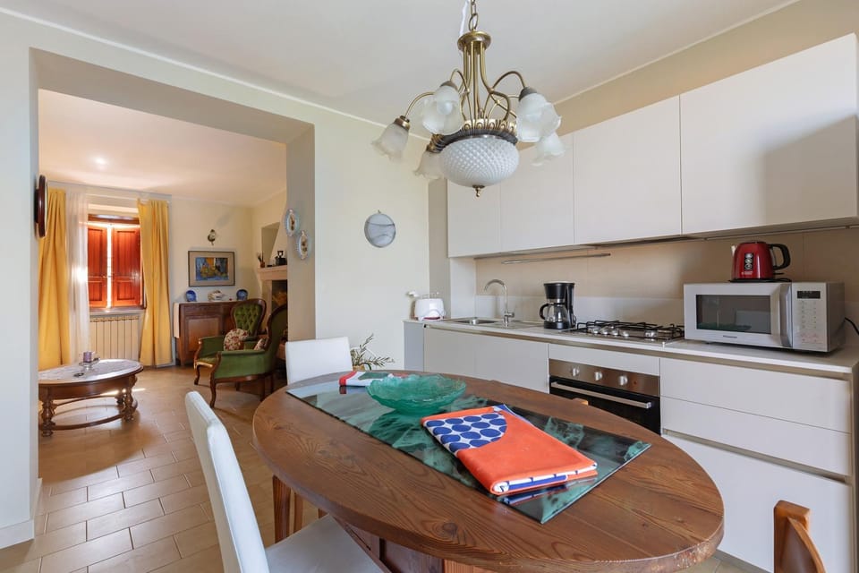 Property building, Kitchen or kitchenette, Living room