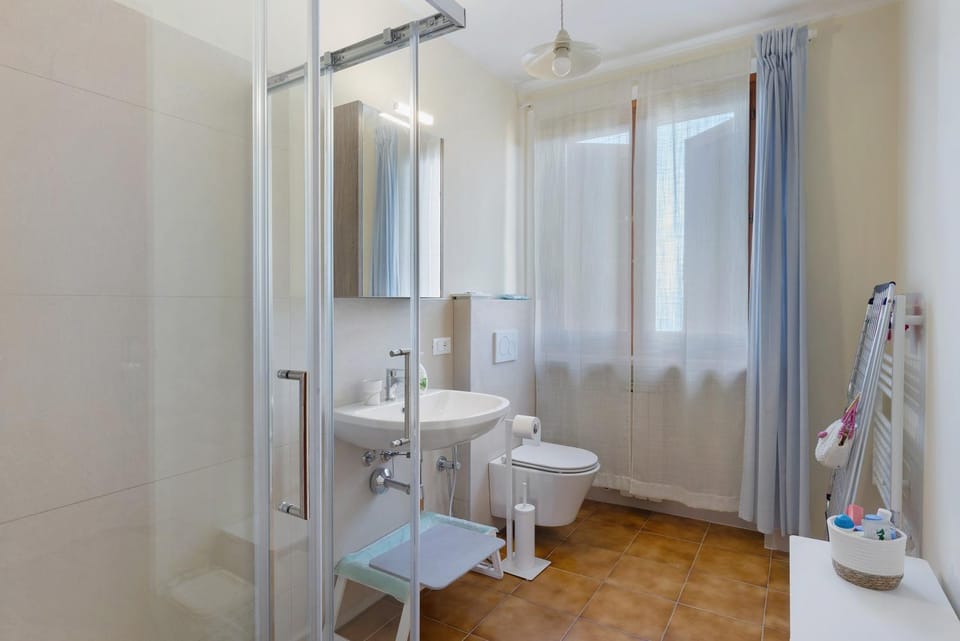 Bathroom, Living room