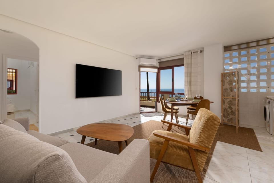Beachfront Bliss in Mijas Costa 2-Bedroom Apartment in Lubina del Sol Apartment in Costa del Sol