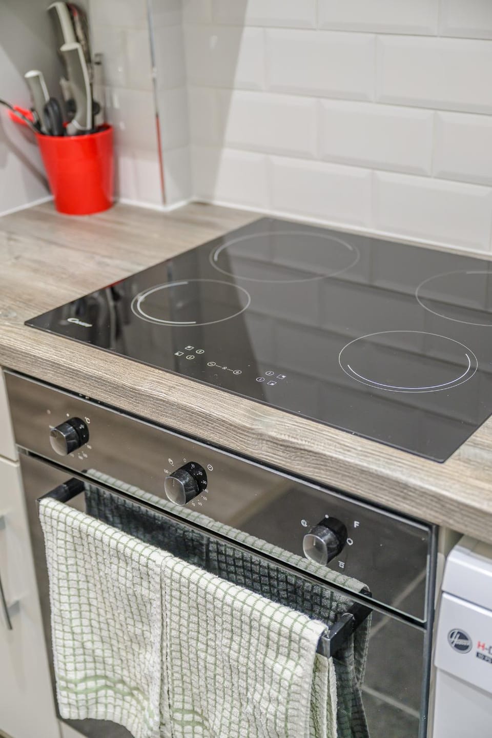 Kitchen or kitchenette, oven, stove