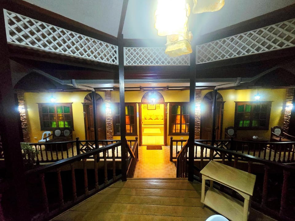 Property building, Patio, Balcony/Terrace