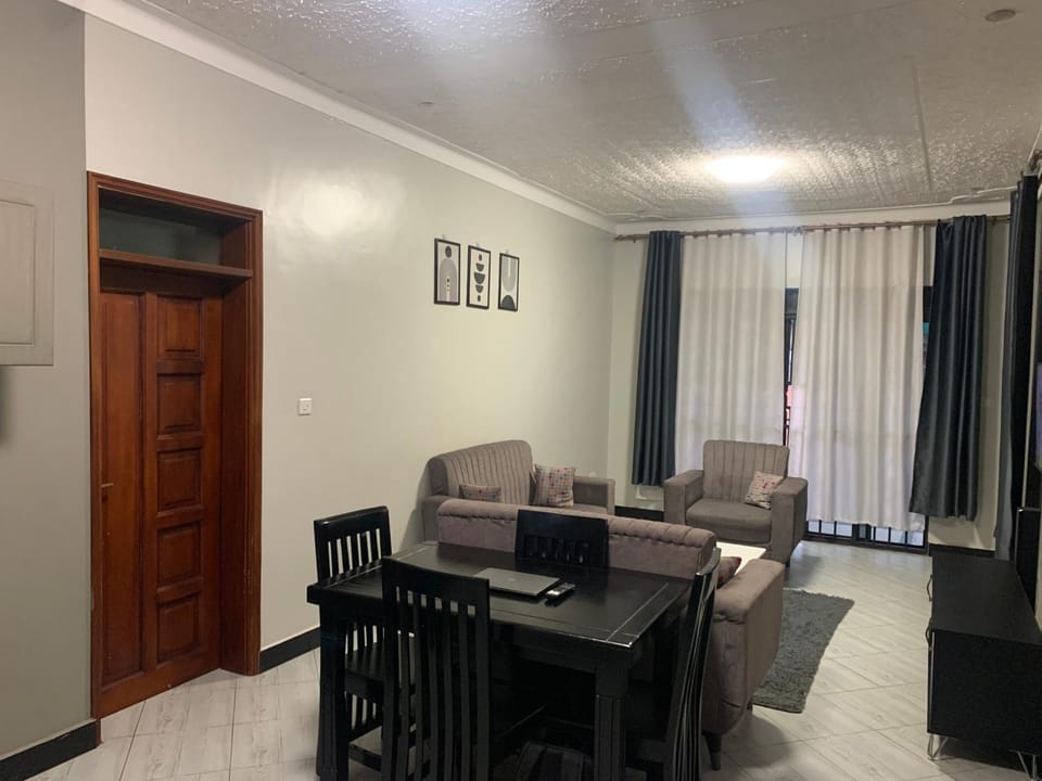 Seating area, Dining area