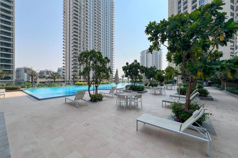 Awesome 1 Bedroom in 17 Icon Bay, Pool & Gym Apartment in Dubai