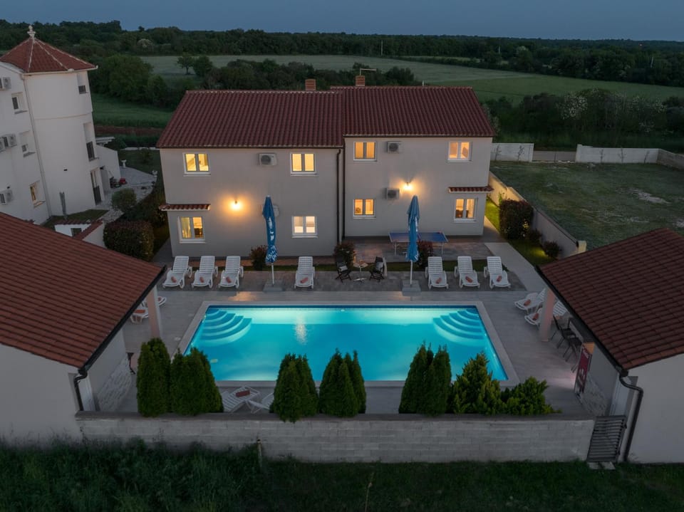 Property building, Swimming pool