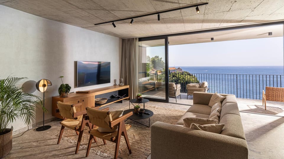 Natural landscape, TV and multimedia, Living room, Sea view