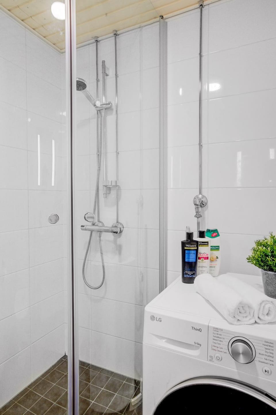 Shower, washing machine