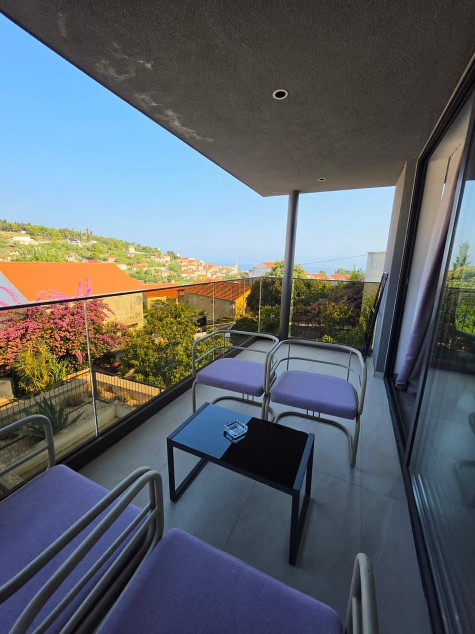 Aura Maris Sutivan Apartment in Split-Dalmatia County