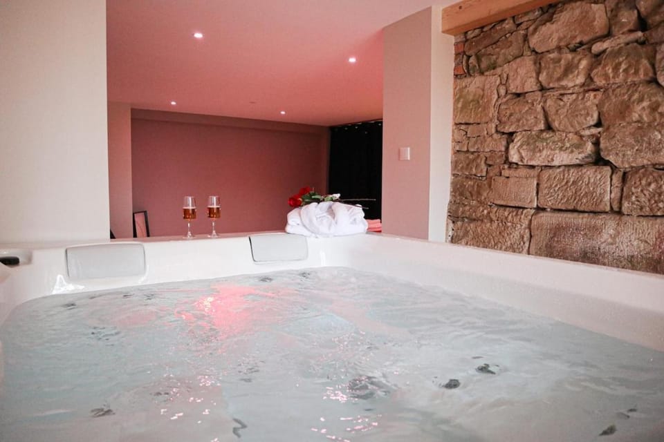 Hot Tub, Bath