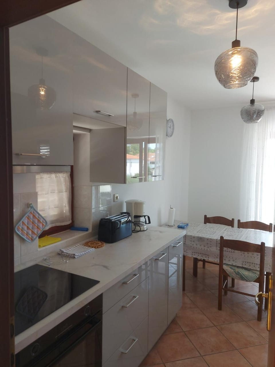 Kitchen or kitchenette, Dining area, toaster
