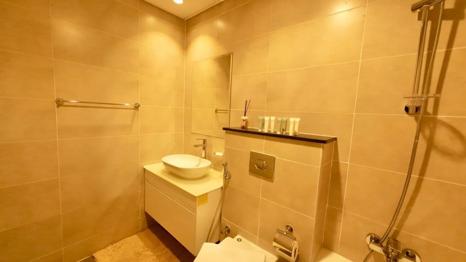 Cosy Studio in Carson Tower C Apartment in Dubai