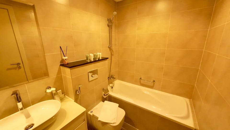 Cosy Studio in Carson Tower C Apartment in Dubai
