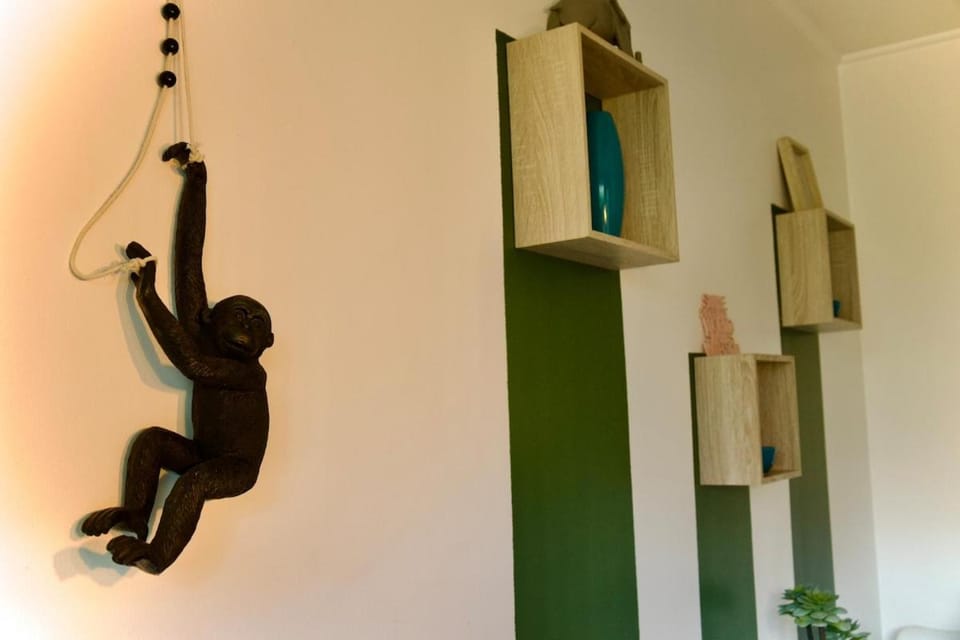 Jungle Room - La Cabane Apartment in Auvergne-Rhône-Alpes