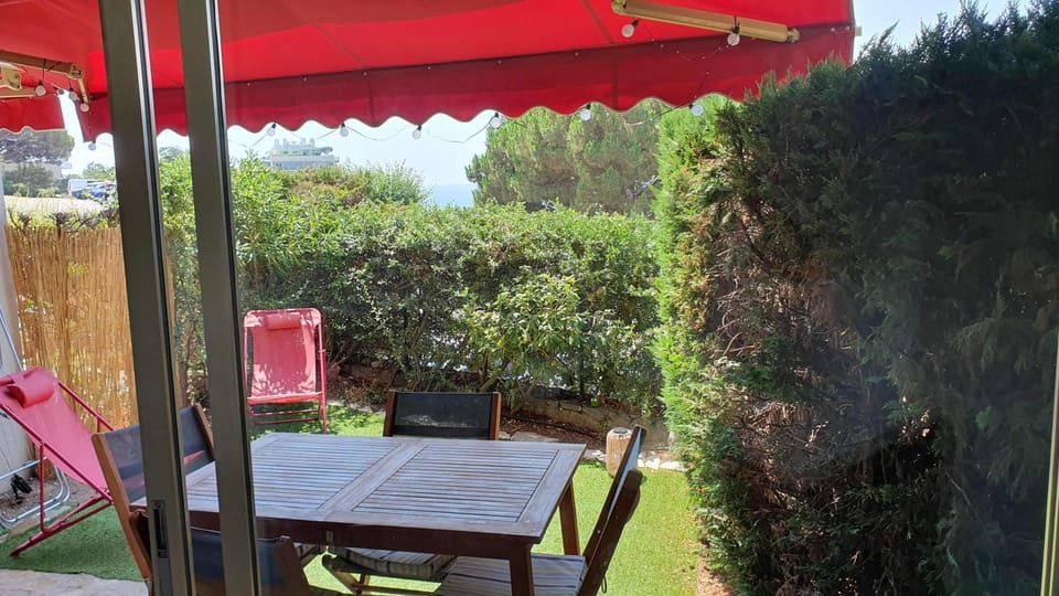 B084-Confort et serenite piscine et stationnement Apartment in Cannes
