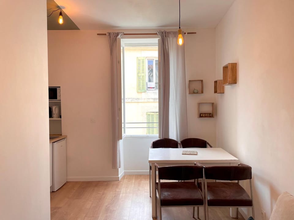 Studio Nemausus Apartment in Nimes