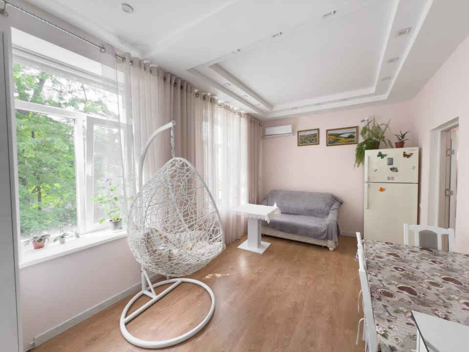 Bed, Seating area