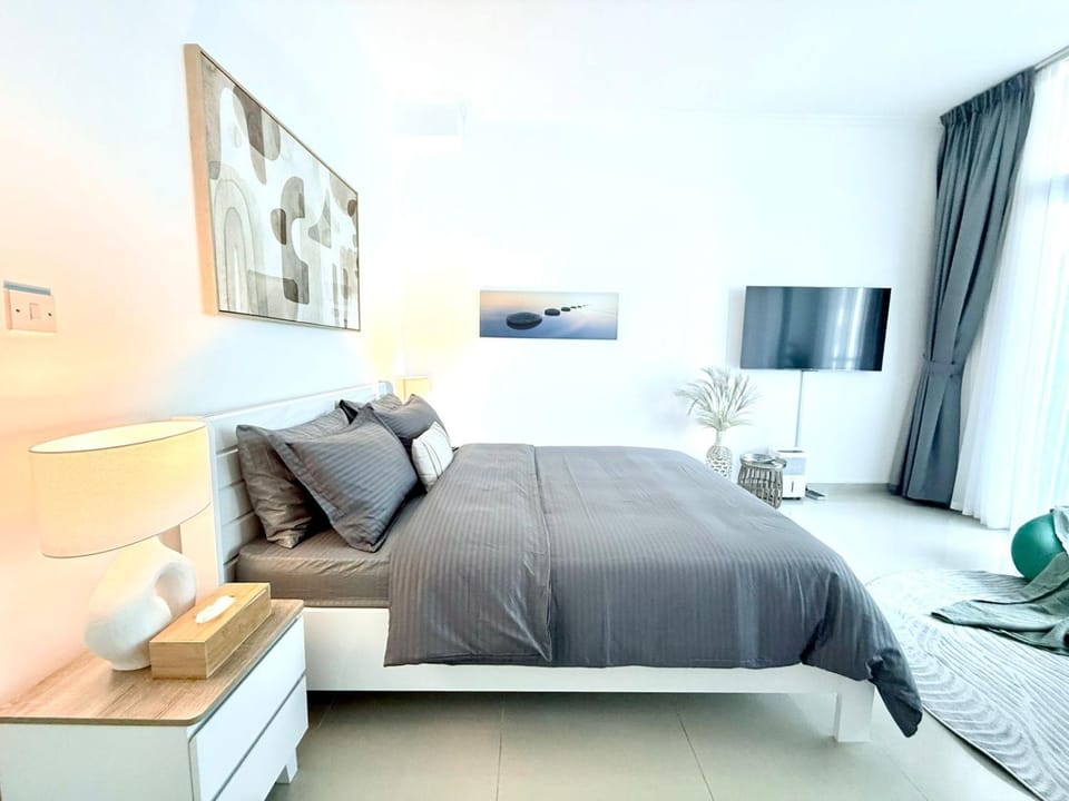 LivWithUs-Studio in One BR Setup, Dubai Marina Apartment in Dubai