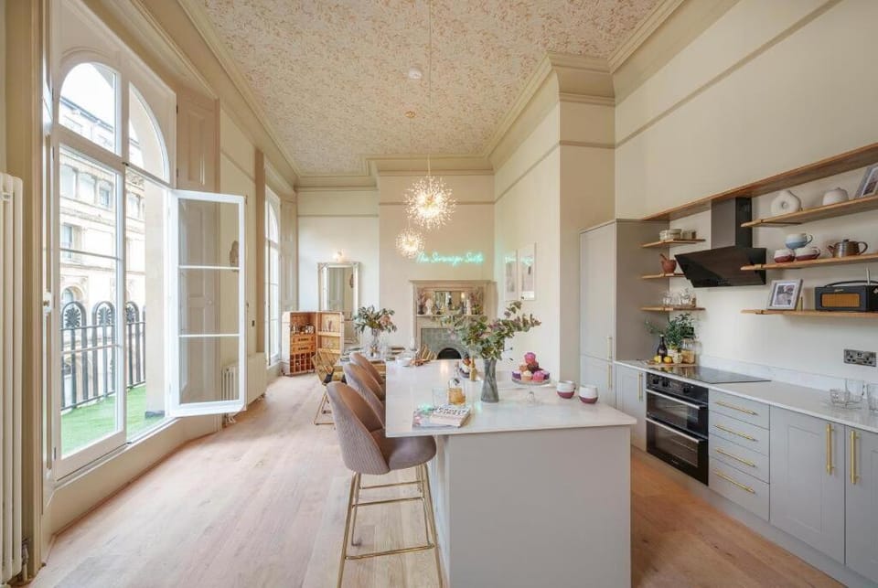 The Sovereign suite apartment at The Bank of England Apartment in Bristol