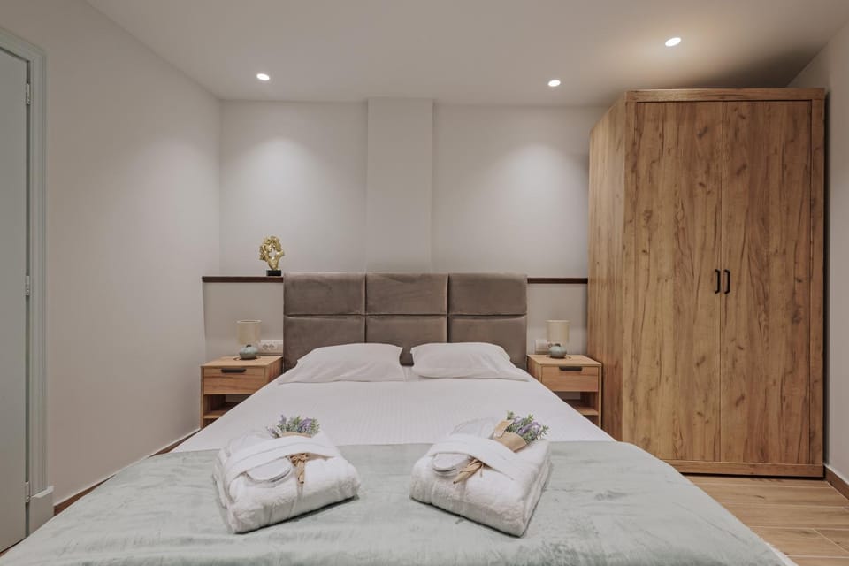 Bed, Photo of the whole room, Bedroom, towels, wardrobe