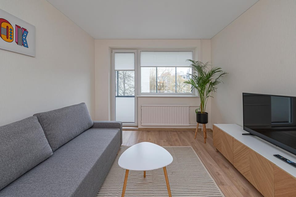 TV and multimedia, Living room, Seating area, Evening entertainment