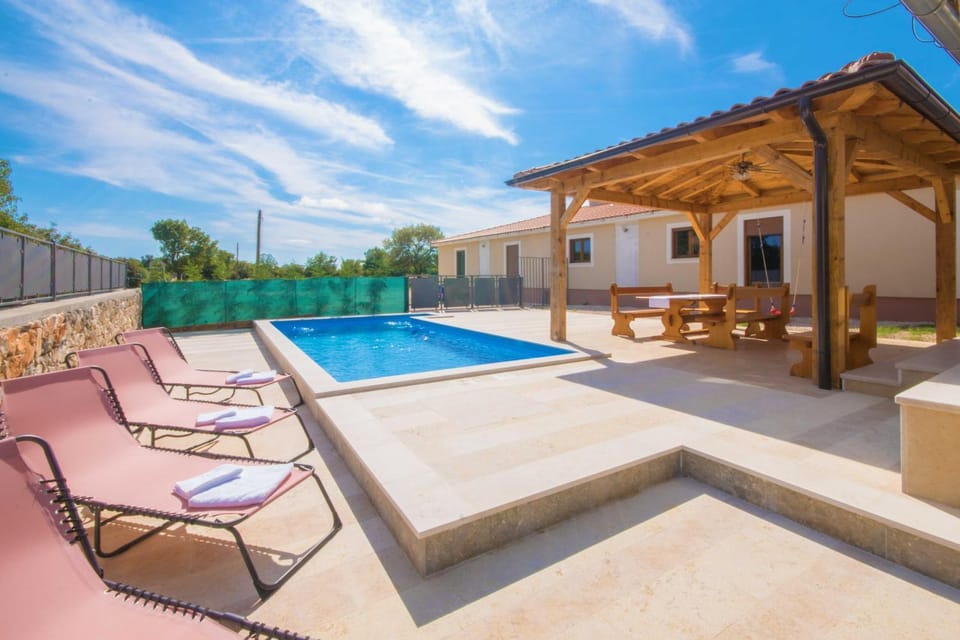 Property building, Patio, Day, View (from property/room), Balcony/Terrace, Pool view, Swimming pool, sunbed