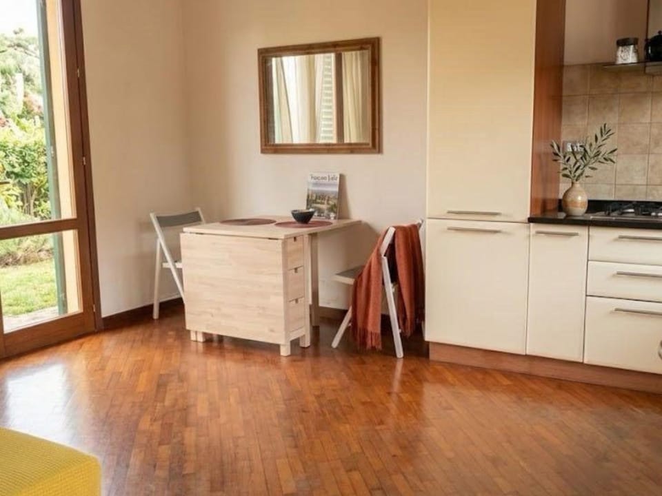 Natural landscape, Kitchen or kitchenette, Living room, Garden view