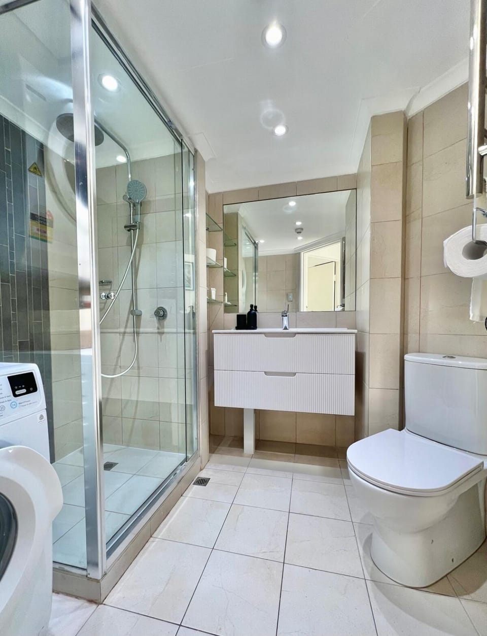 Shower, Toilet, Bathroom, washing machine