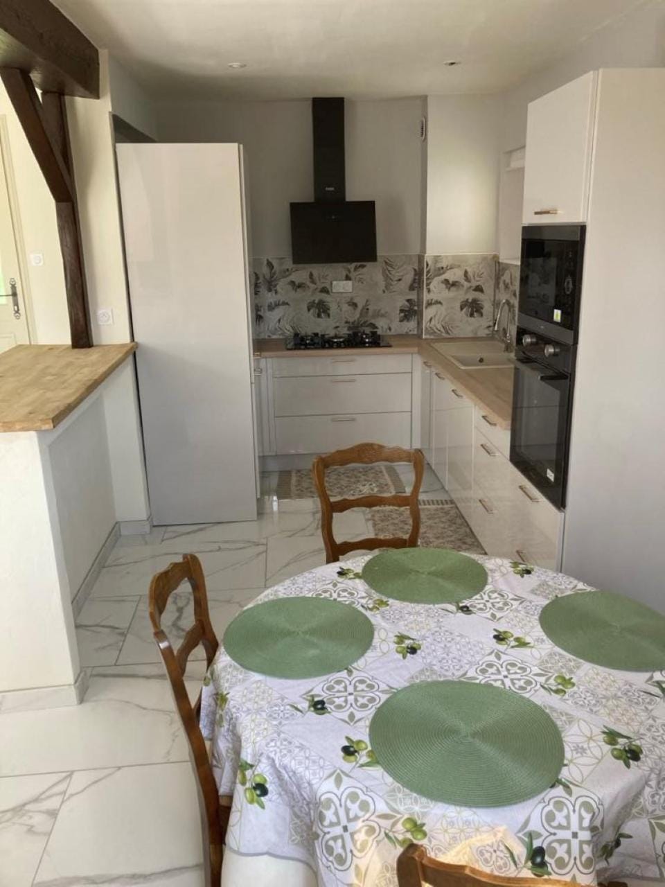 Kitchen or kitchenette, stove, kitchen
