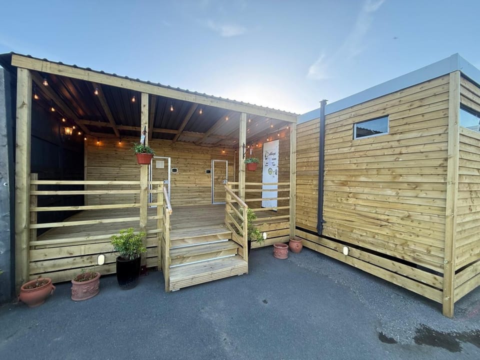 Dolafon Luxury Glamping Pod 2 With Hot Tub Campground/ 
RV Resort in Wales
