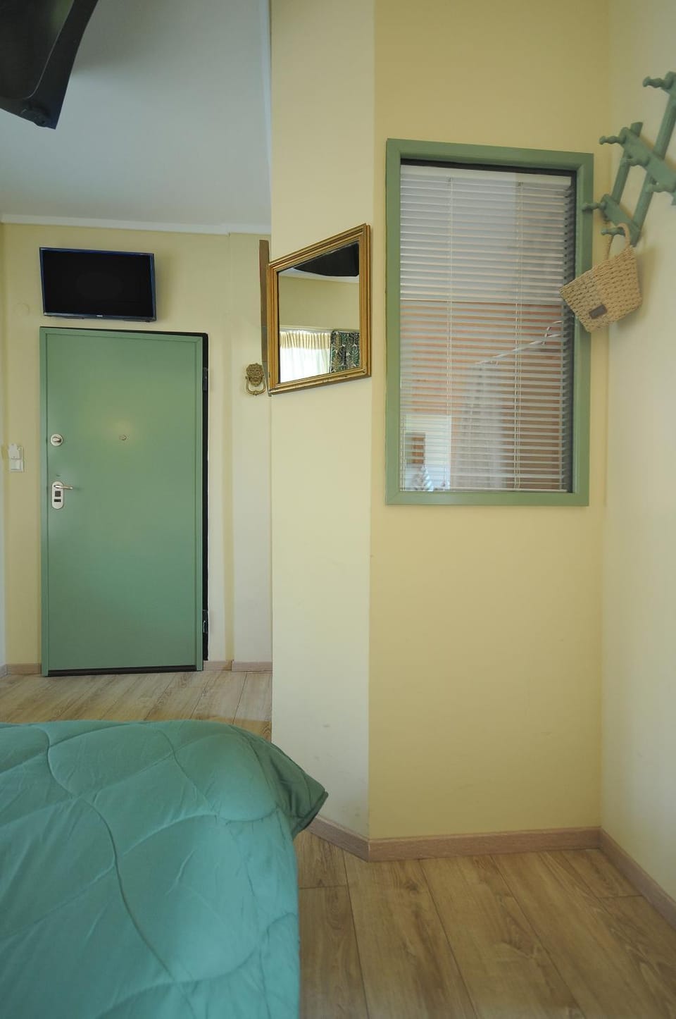 TV and multimedia, Photo of the whole room