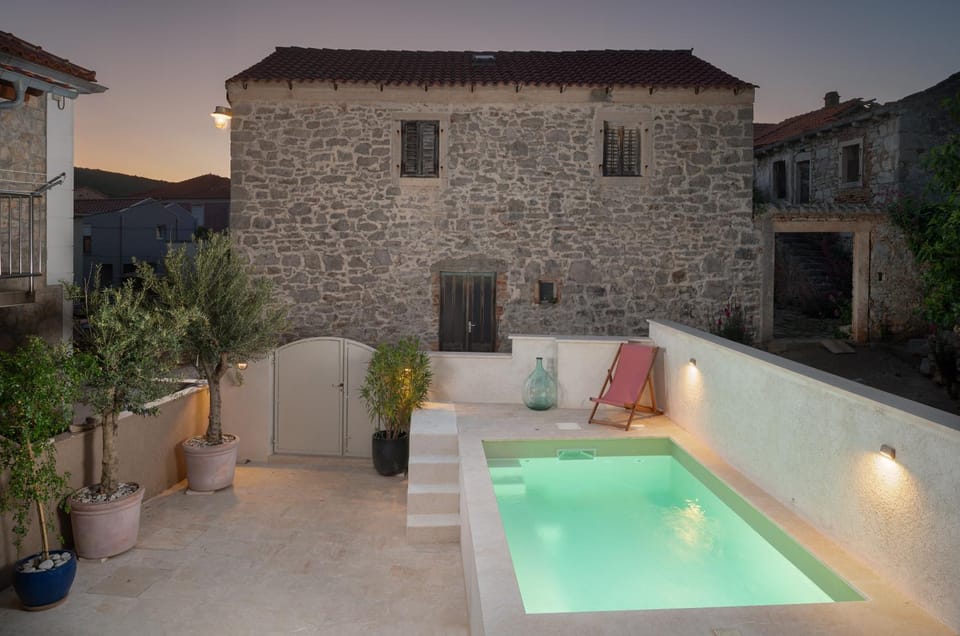 Stone house Casa Lumina Villa in Zadar County
