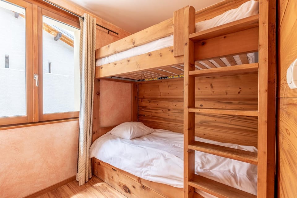 Property building, Living room, Bedroom